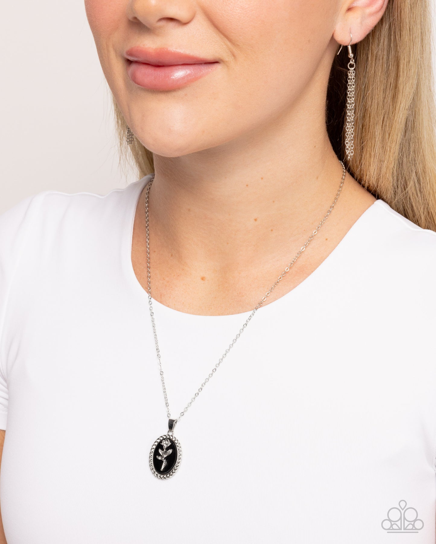 Cottagecore Confidence - Black